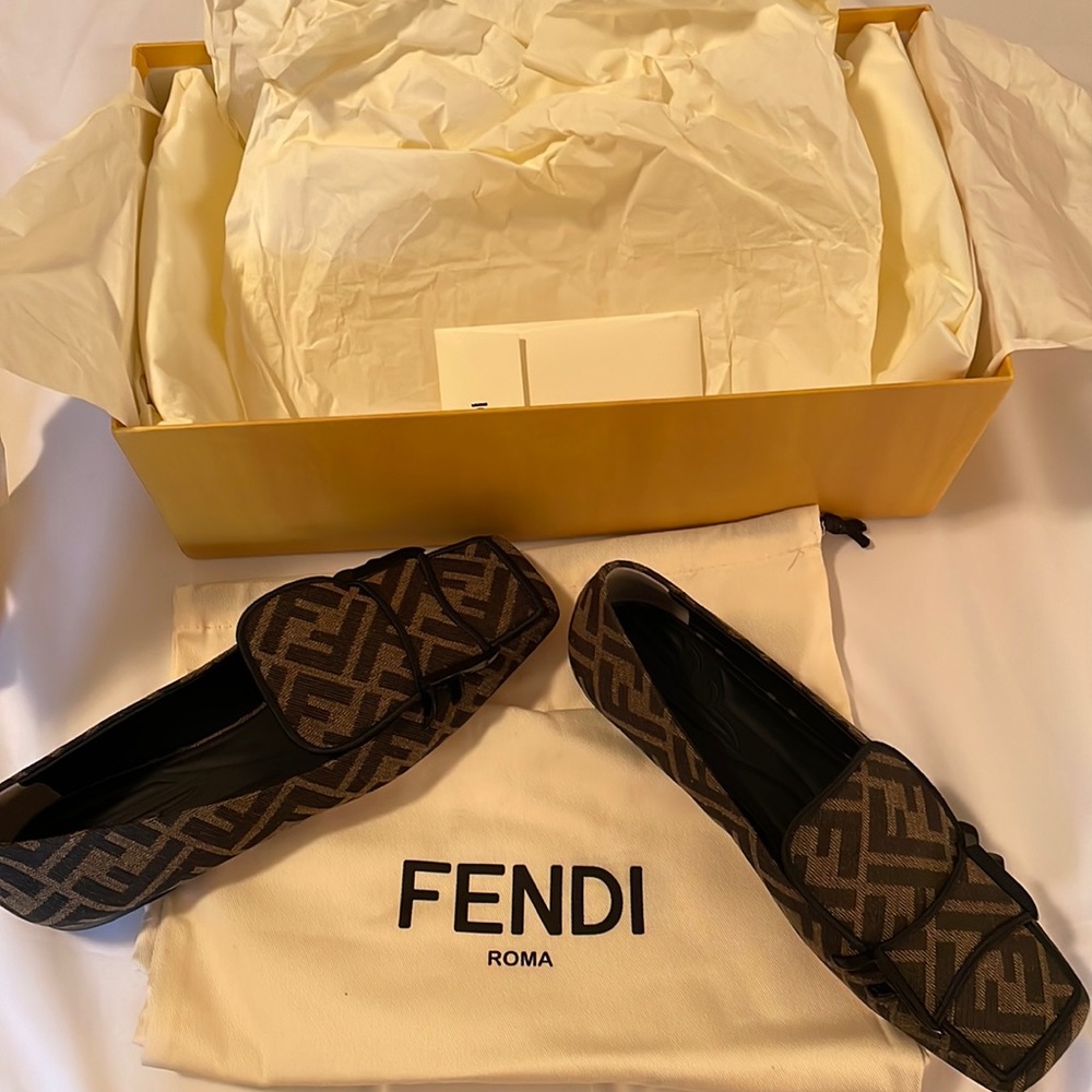 Fendi Flats